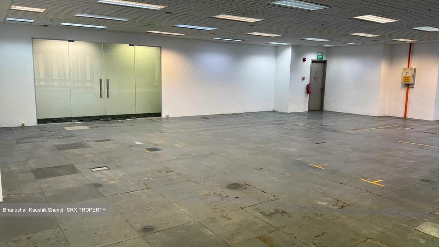 Singapore Land Tower (D1), Office #524782581